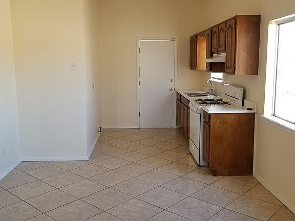 4th image of 15300 S Kenazo Ave