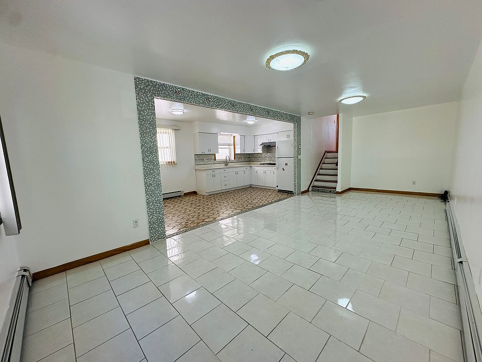 1st image of 8615 24th Ave #3F