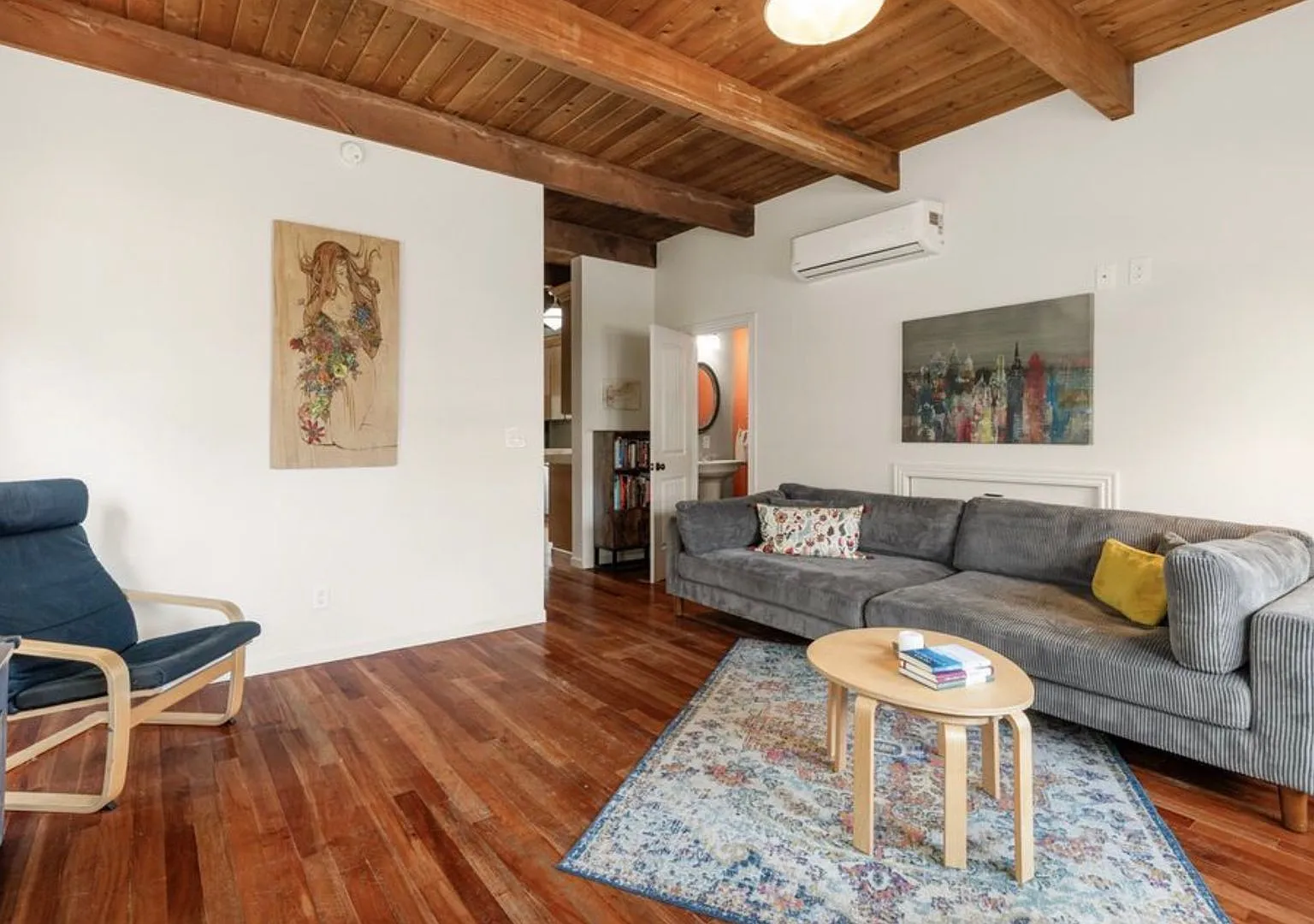 Beautiful 3-Bedroom Milwaukie Home Wood Floors & Tons Of Character! — Photo 2