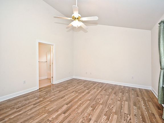 Master with high ceilings 