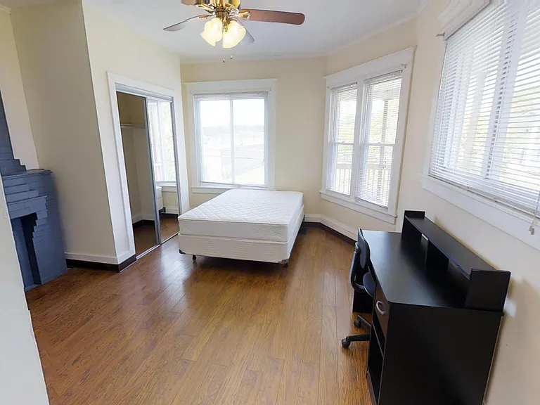 1420 E Genesee St — Photo 6