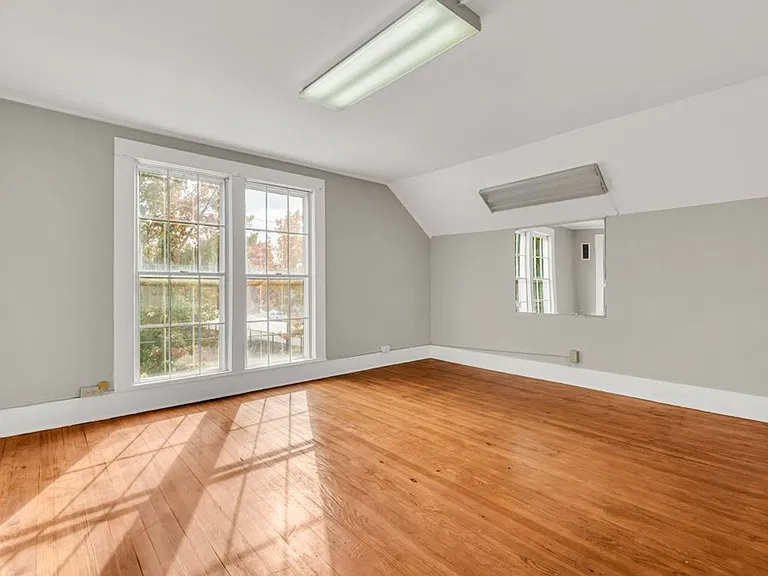 402 N Gloster St — Photo 10