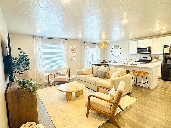 4th image of 2988 W Ezra Dr