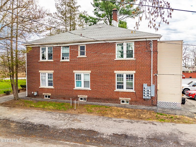 2nd image of 3290 Balltown Road