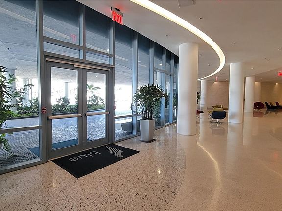 3rd image of 601 NE 36th St APT 2108