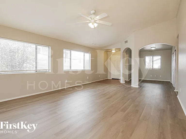 25757 W Saint Kateri Dr — Photo 5