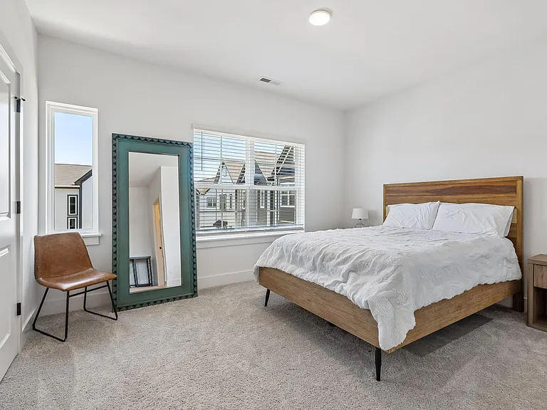 700 N Dupont Ave #310A — Photo 36