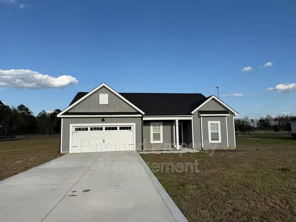 4732 Mastercraft Ct, Wade, NC 28395