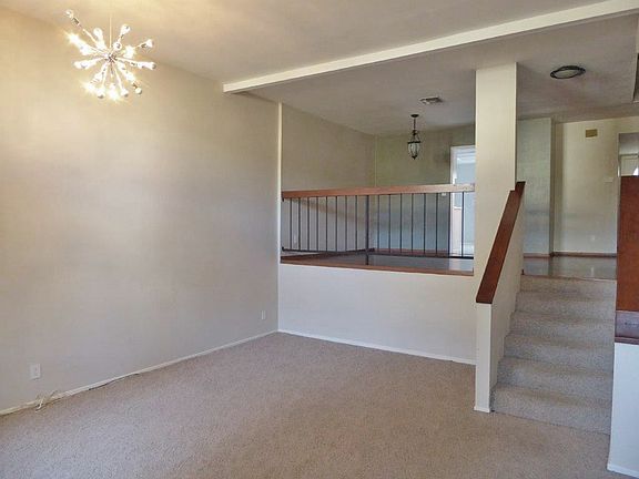 3rd image of 2310 Vanderbilt Ln Unit 2
