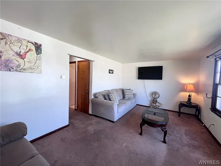 480 W Hazeltine Ave — Photo 5