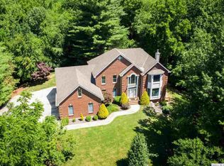 2711 Old Orchard Rd, Quincy, IL 62305