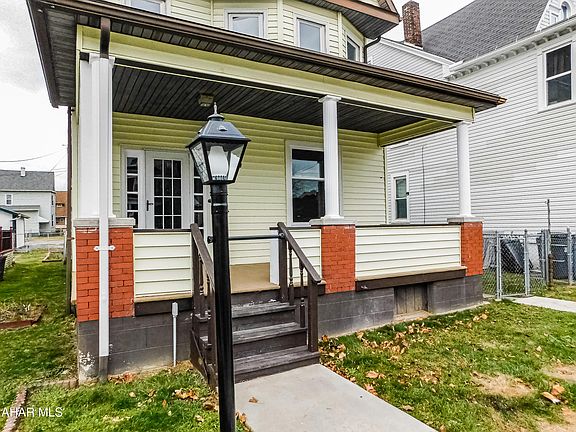 2nd image of 113 N 9th Ave