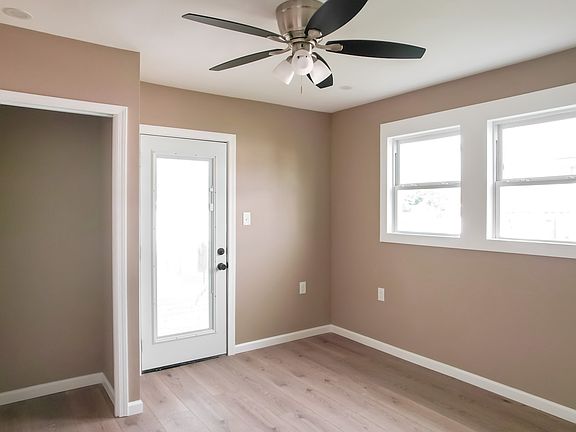 4th image of 880 Avenue G