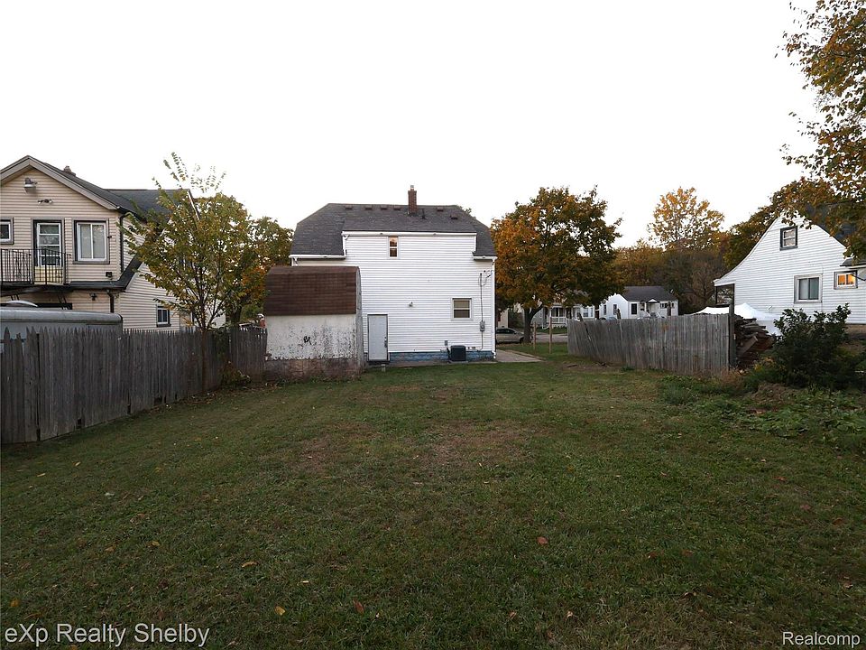 385 S Marshall St, photo 19