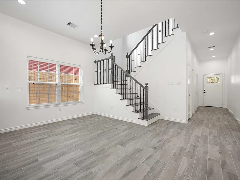 4406 Sterling St #B — Photo 15