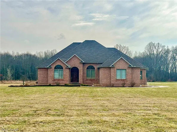 4039 Selkirk Bush Rd, Newton Falls, OH 44444