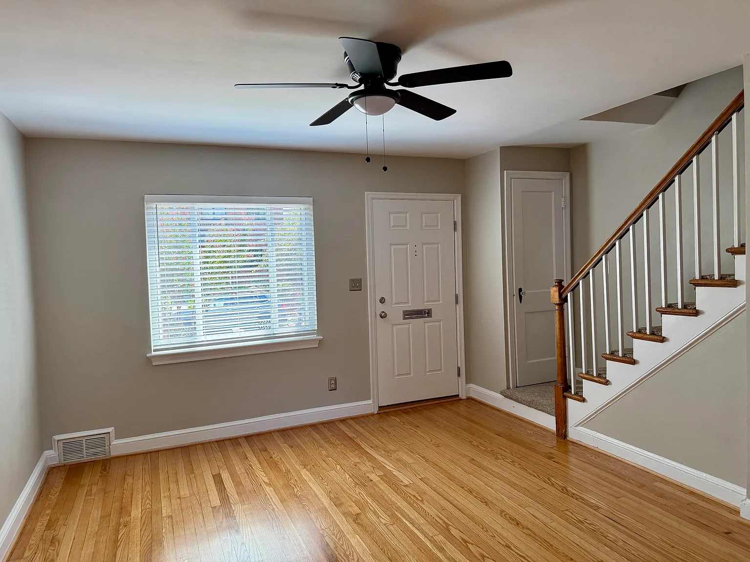 2 bed, 1200 sqft, $3,850 — Photo 3