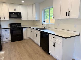 300 N 2nd St, Springdale, WA 99173