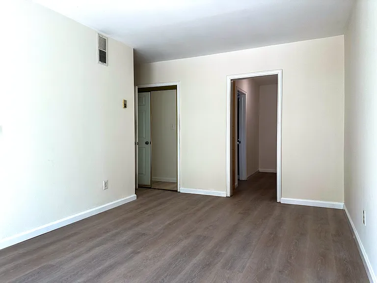 12955 Riverside Dr #105 — Photo 7