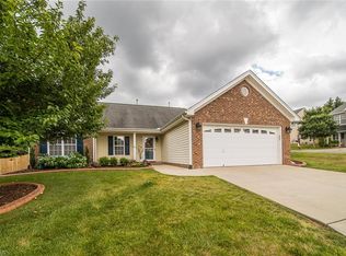 998 Peachtree Meadows Cir, Kernersville, NC 27284