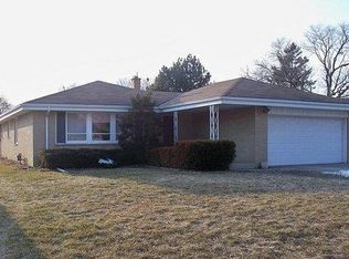 4155 N 95th St, Wauwatosa, WI 53222