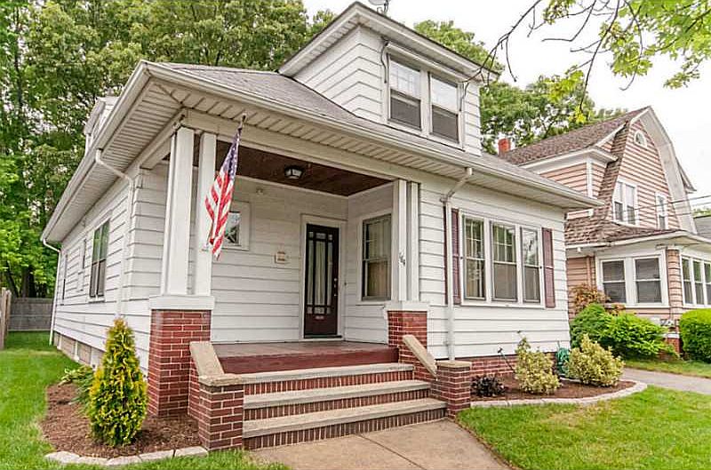 1st image of 164 Paine Ave