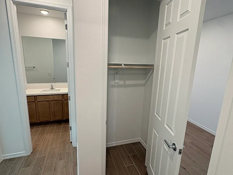 675 W Riparian Dr — Photo 15