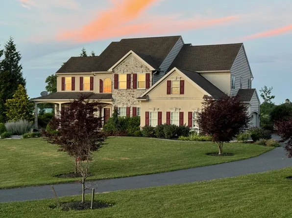84 Valley Ln, Annville, PA 17003