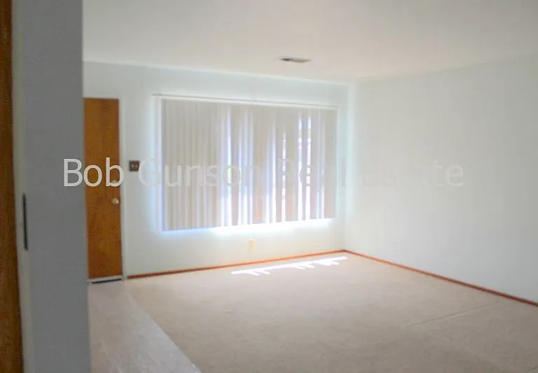 2104 Field St — Photo 2