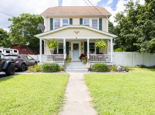 55 Evansville Ave, Meriden, CT 06451