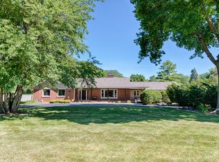 1705 Southlawn Pl, Aurora, IL 60506