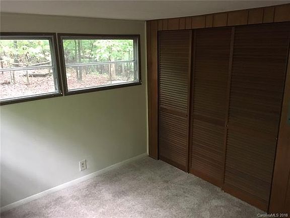 4th image of 828 Pine Lake Dr