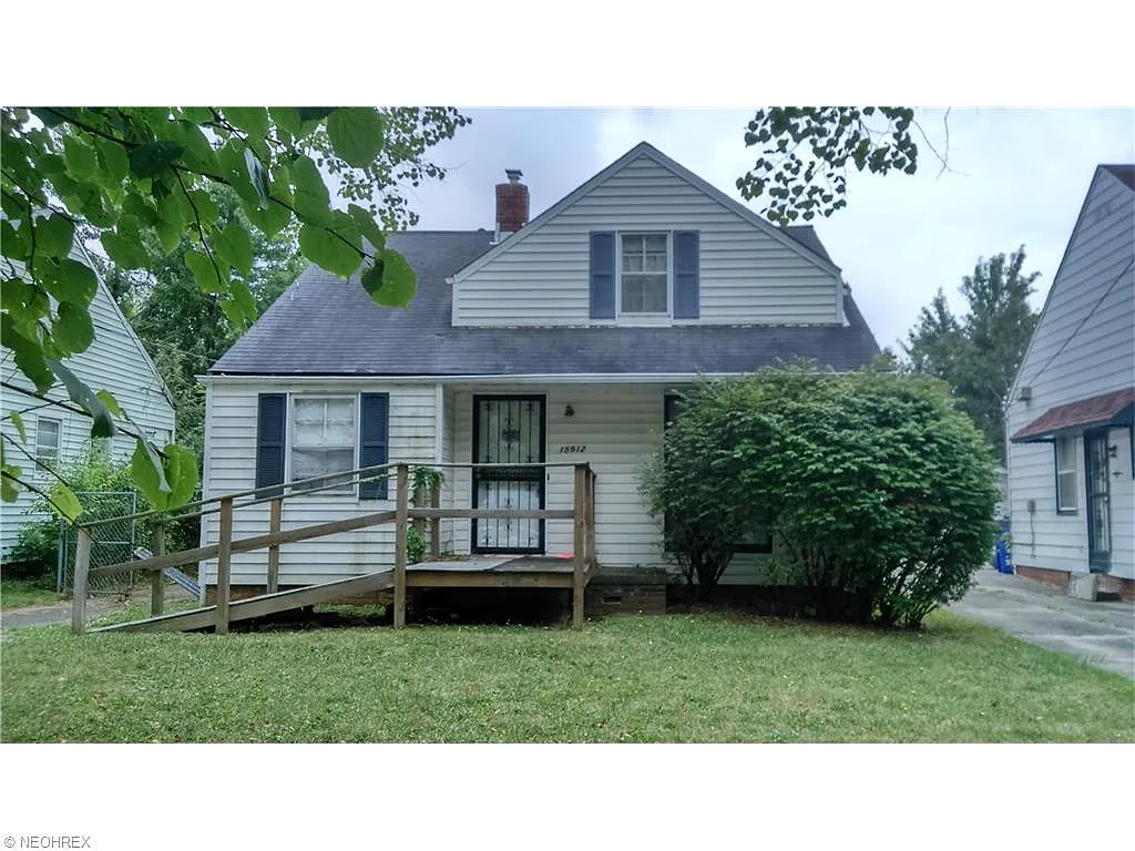 15912 Cloverside Ave photo 1