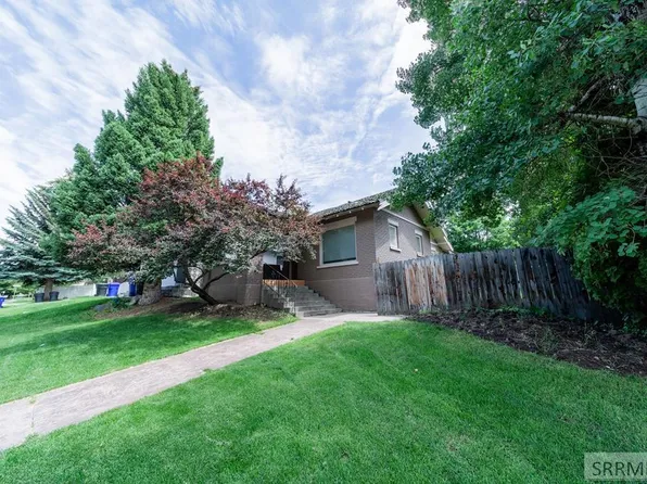 218 E 2nd S, Rexburg, ID 83440