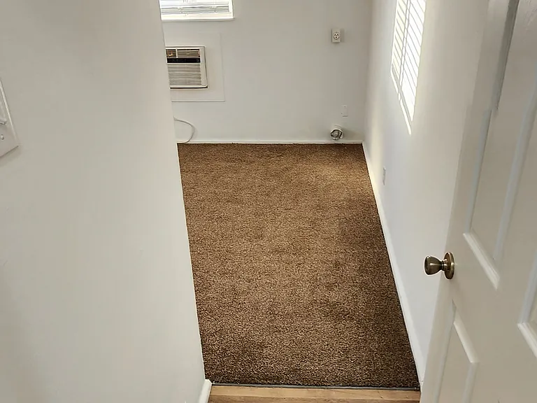216 N 6th St — Photo 12