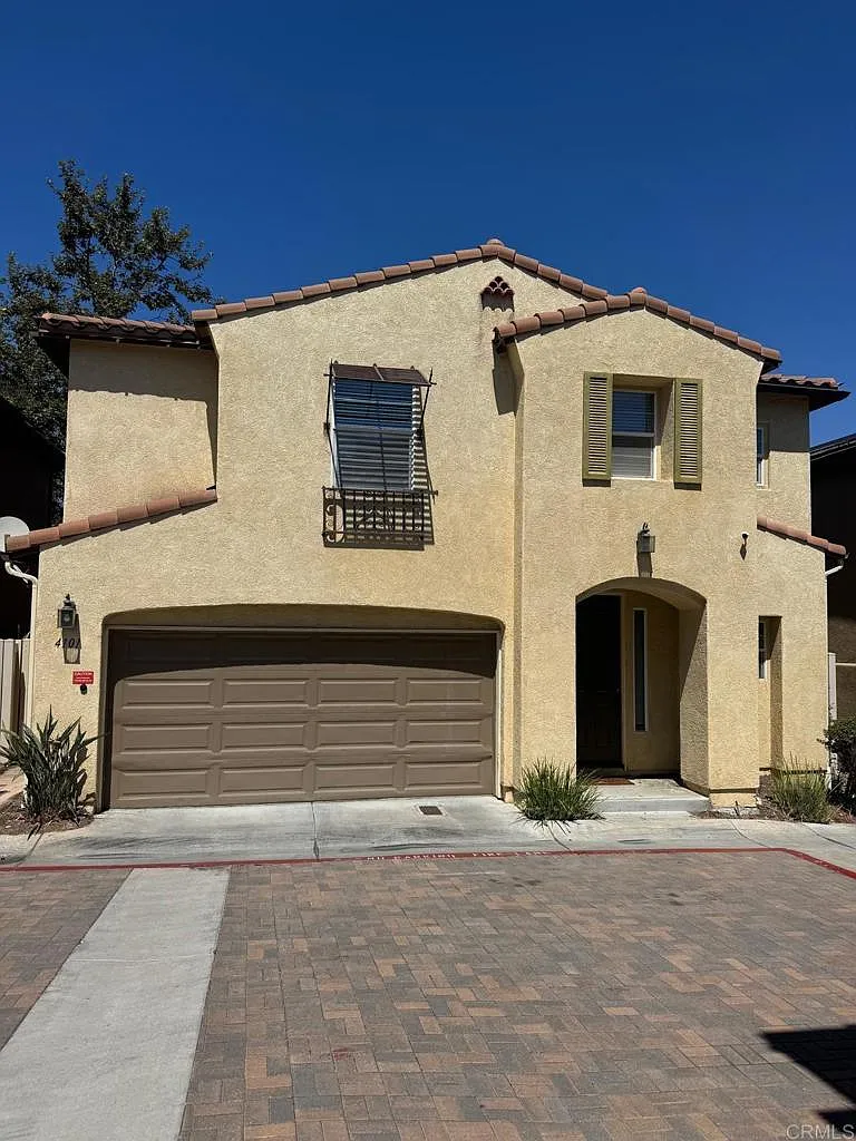 3 bed, 2.5 bath, 1630 sqft, $3,800 — Photo 1