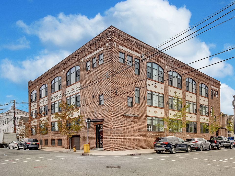 1st image of 88 Saint Francis St #1403