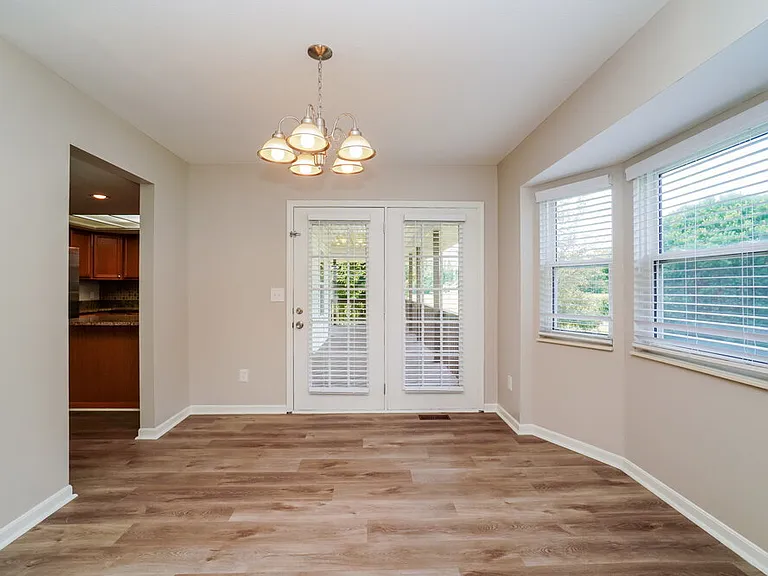 486 Rambling Brook Dr — Photo 8