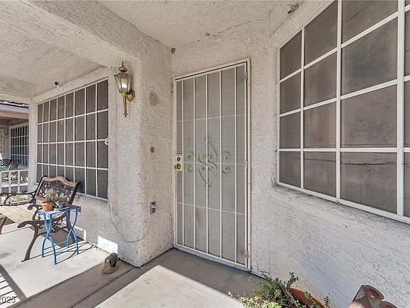 4th image of 2753 Trickling Brook Ct