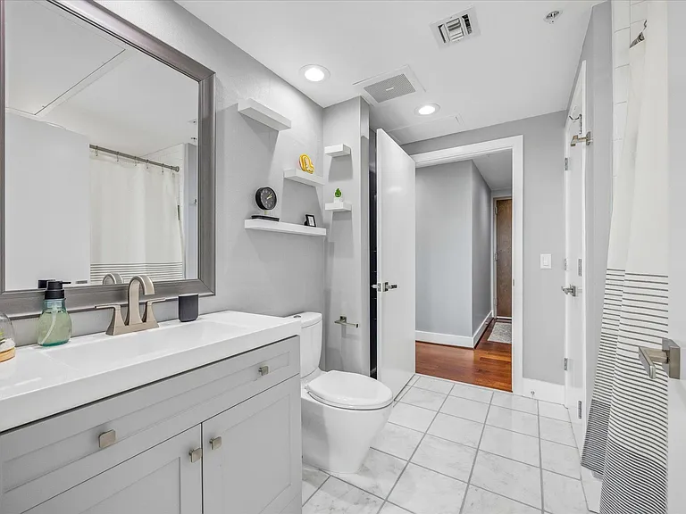 300 Bowie St #2805 — Photo 14