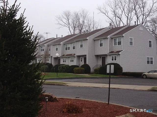 235 Red Oak Ln — Photo 11