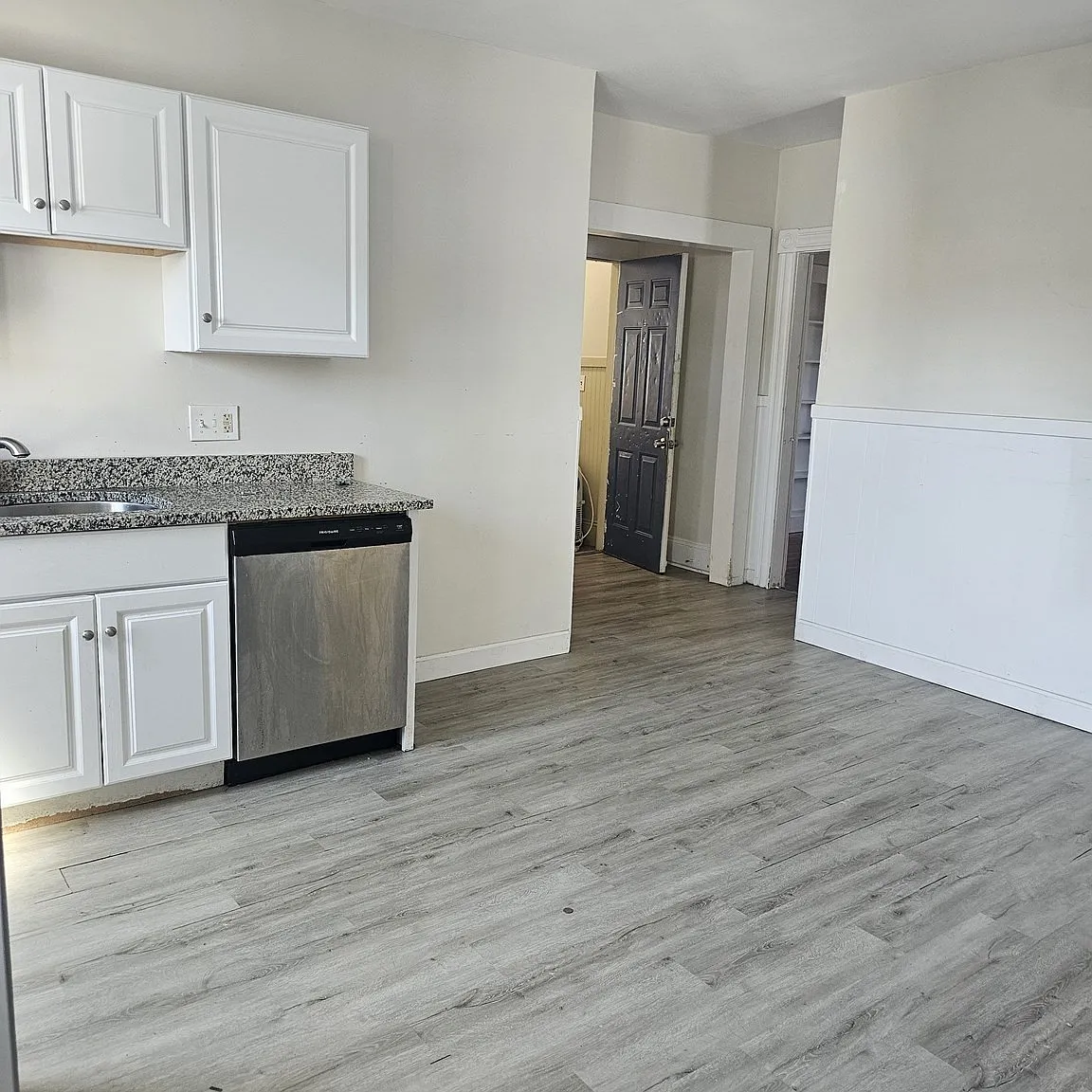 3 bed, 1.0 bath, $2,500 — Photo 4