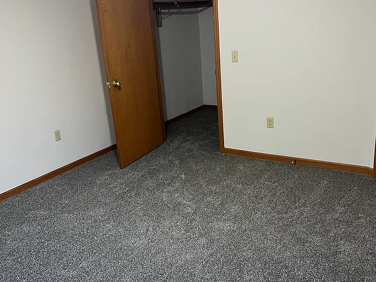 9000 W Oklahoma Ave — Photo 6