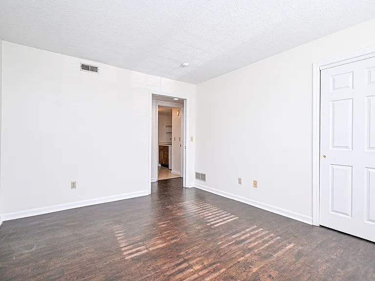 3021 Stratford Ct #1 — Photo 25