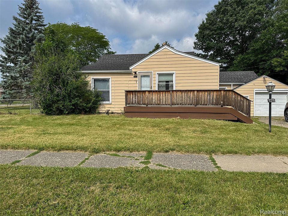 1st image of 921 Venoy Rd