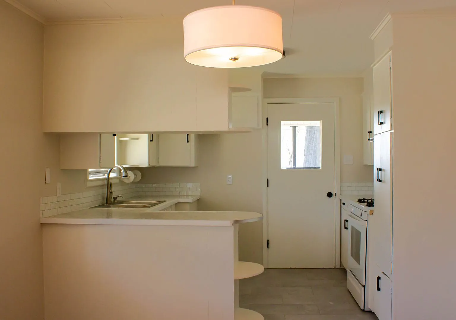Home in the university commons area — Photo 3