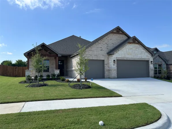 2001 Belle Lagos Ln, Cleburne, TX 76033