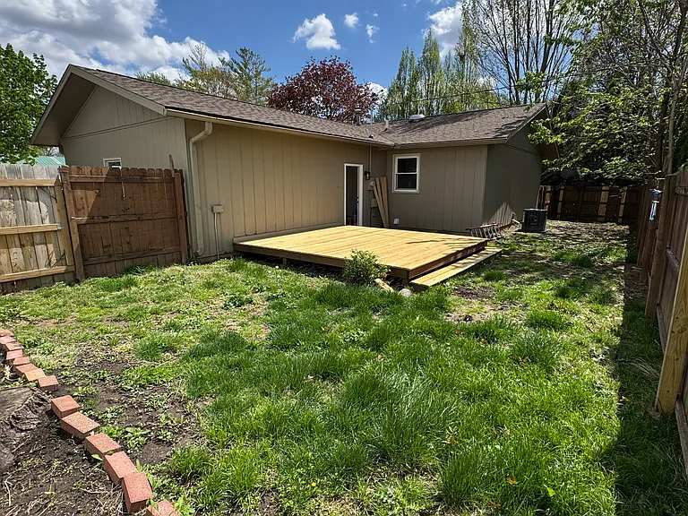 805 Center St — Photo 10