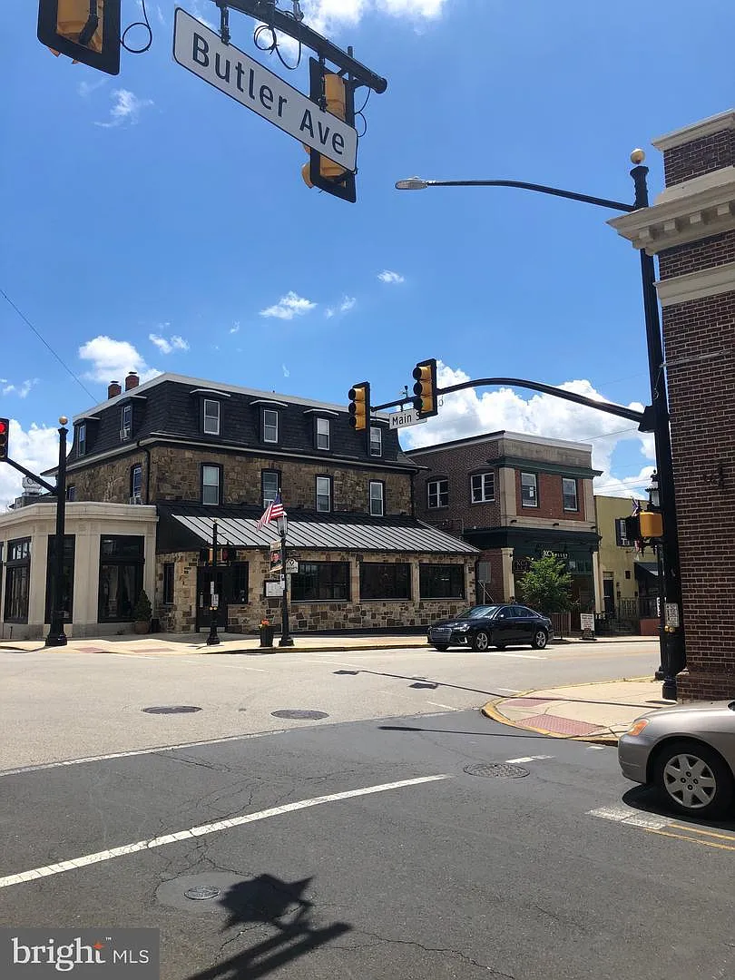 1 N Main St — Photo 1