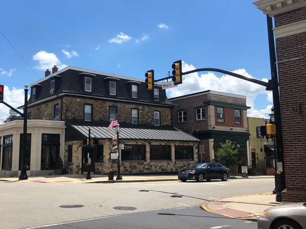 1 N Main St